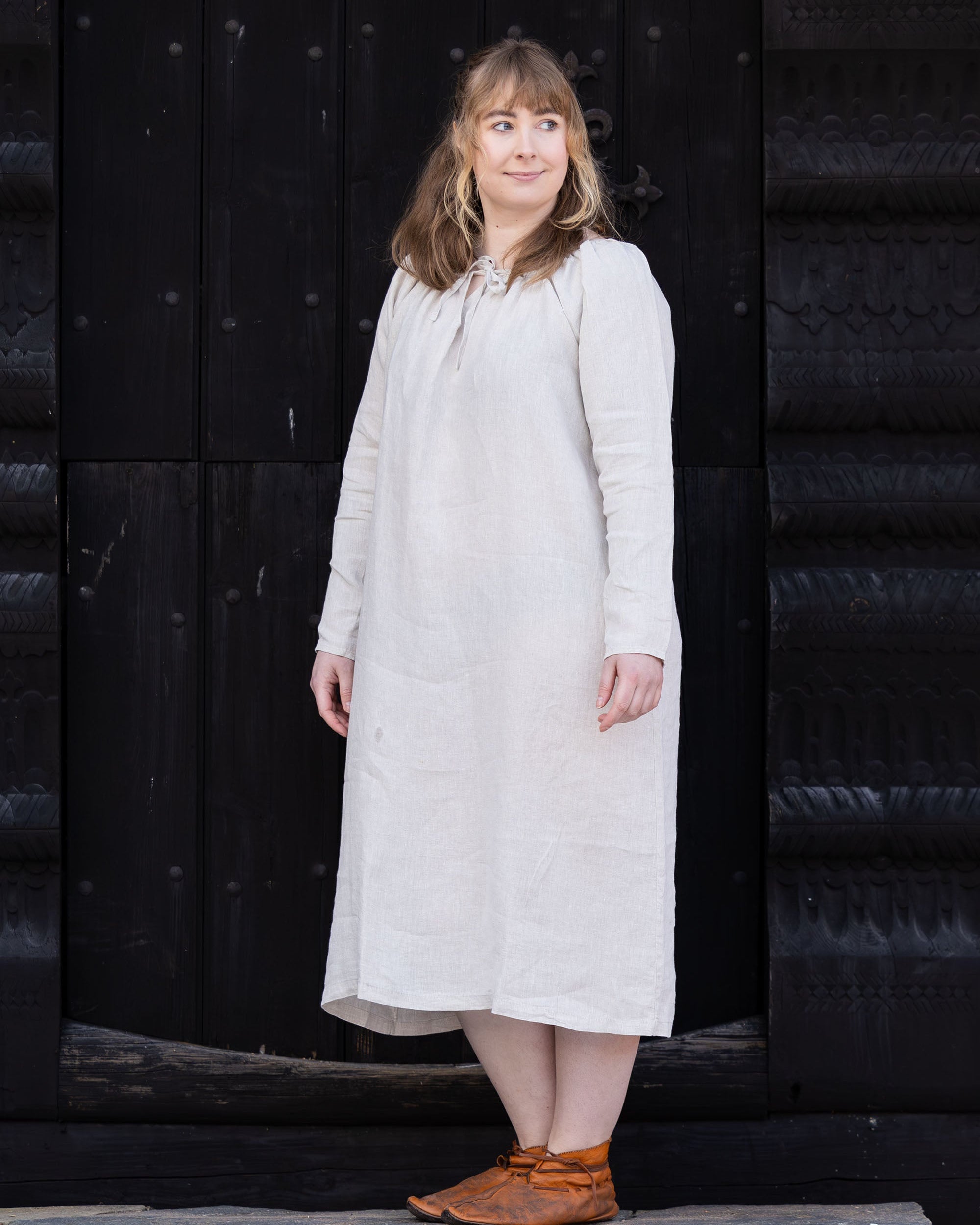 Emma er 164 cm høy, brystomkrets 95 cm og har på seg S Kort