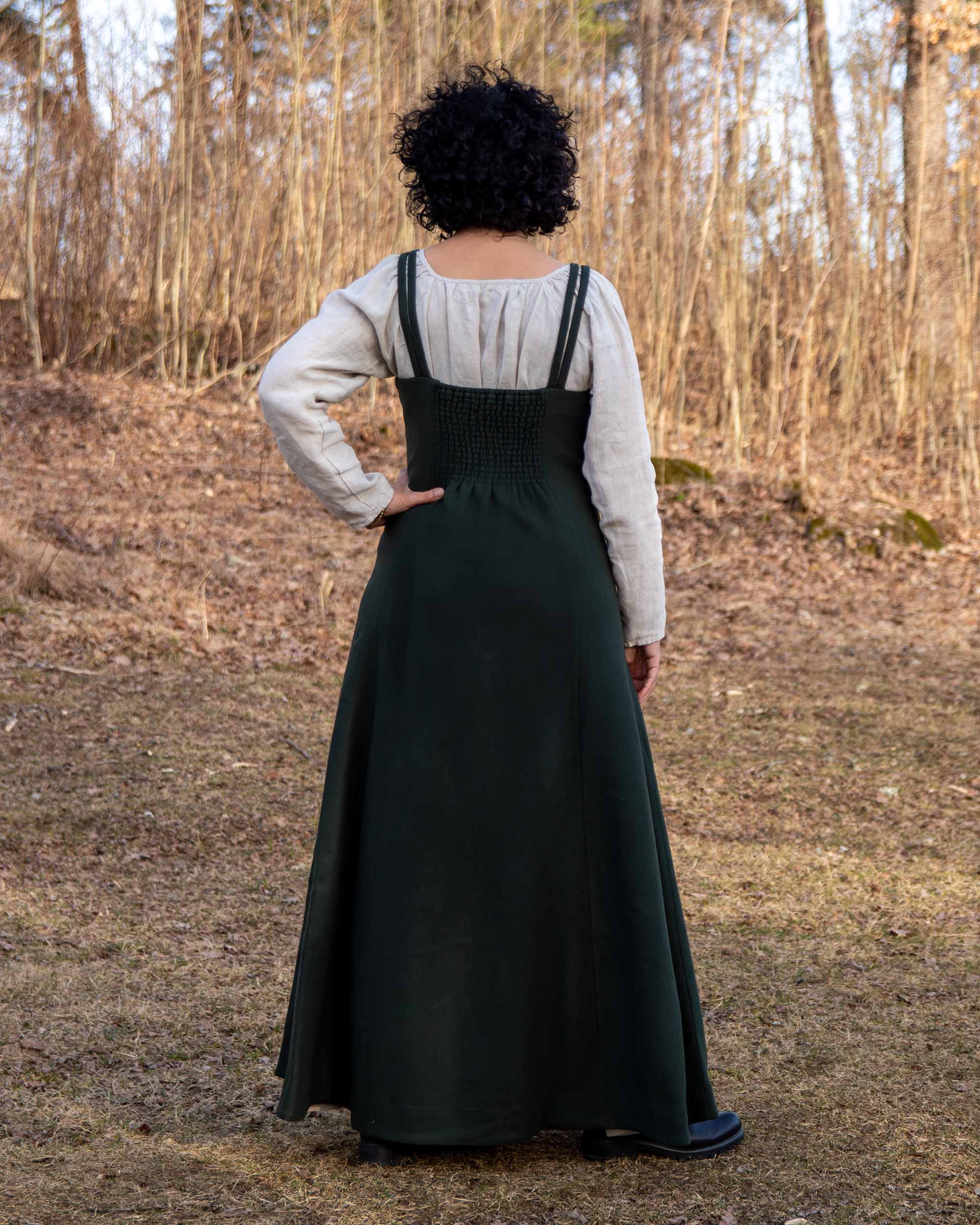 Rim er 171 cm høy med brystomkrets 90 cm og har Fryd i størrelse M lang, Frigg i størrelse M.