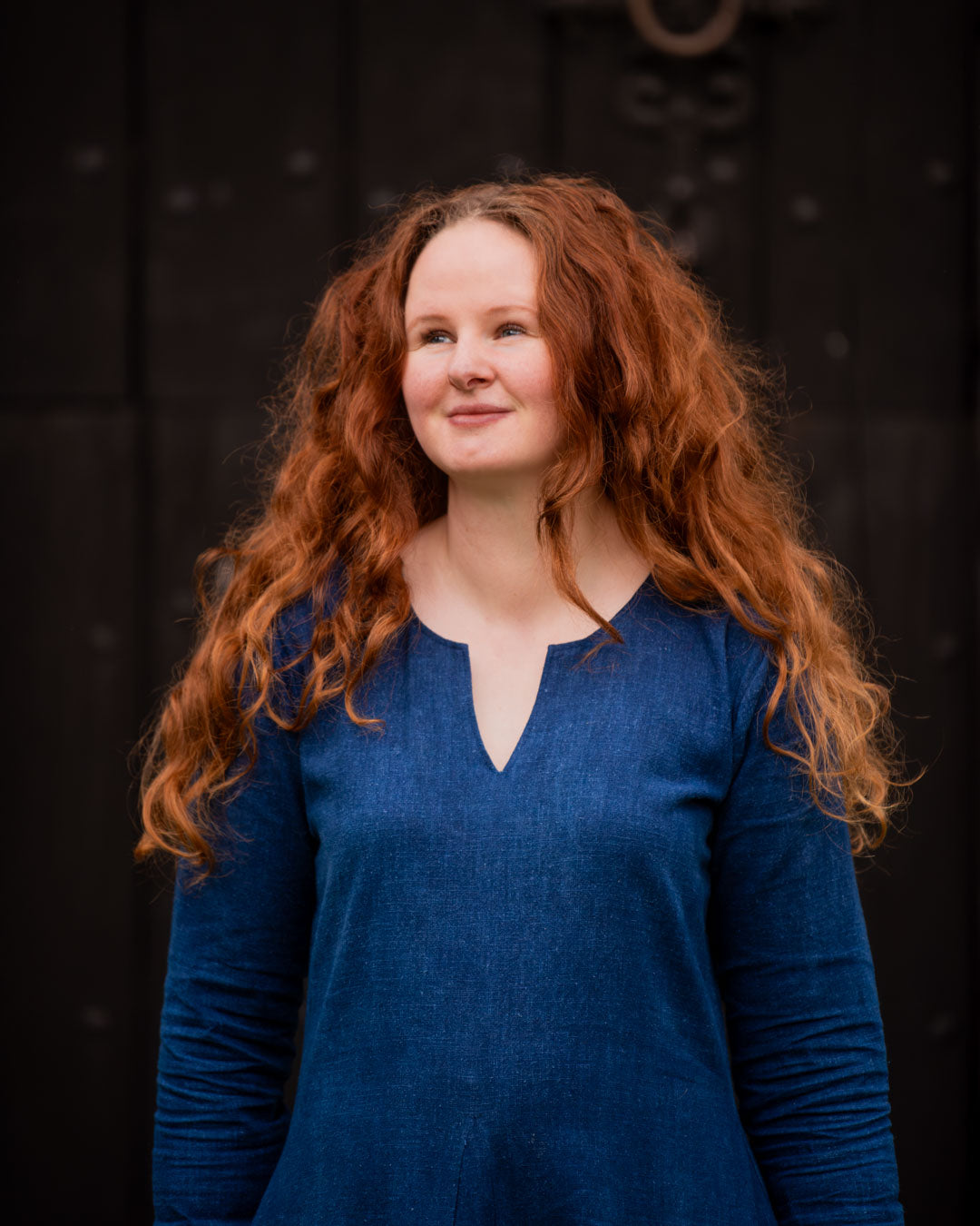 Modellen på bildet er 184 cm høy med 89 cm brystmål og bruker størrelse M.