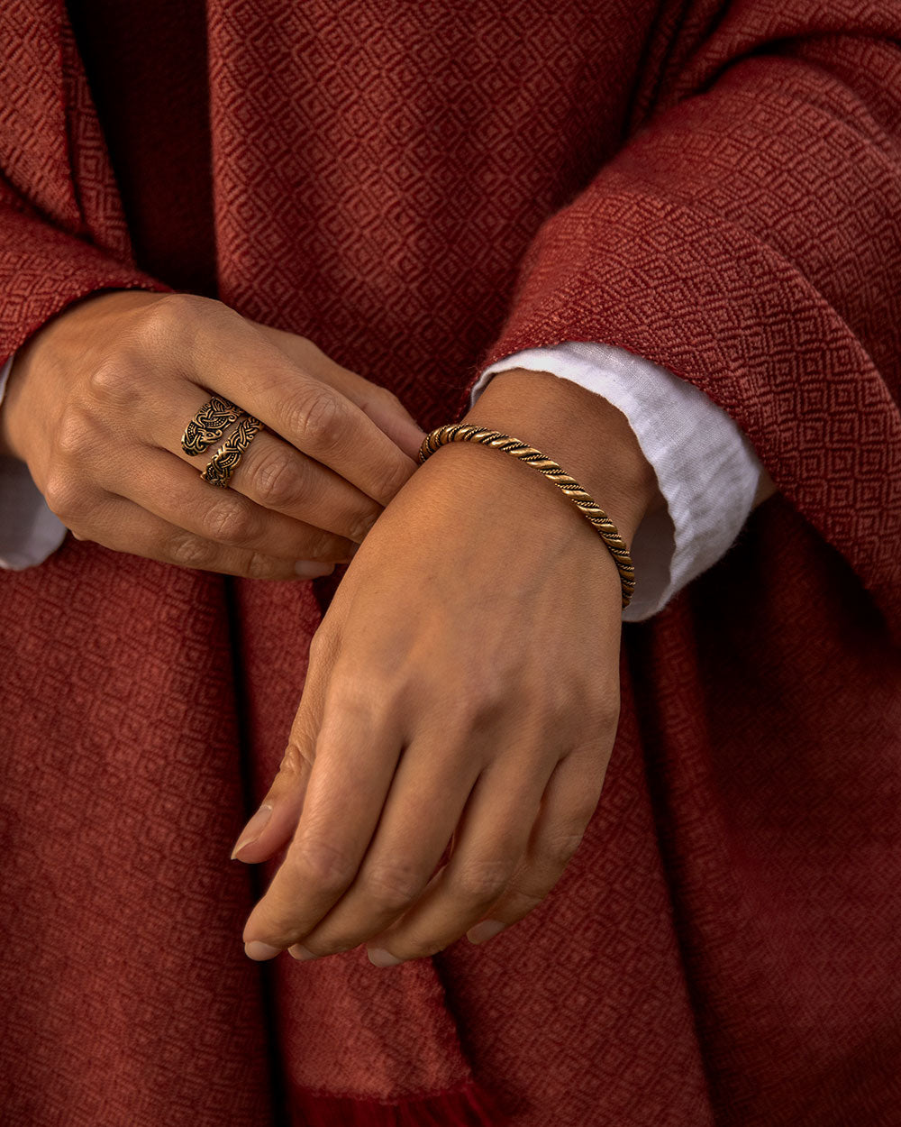 Ejyar ring